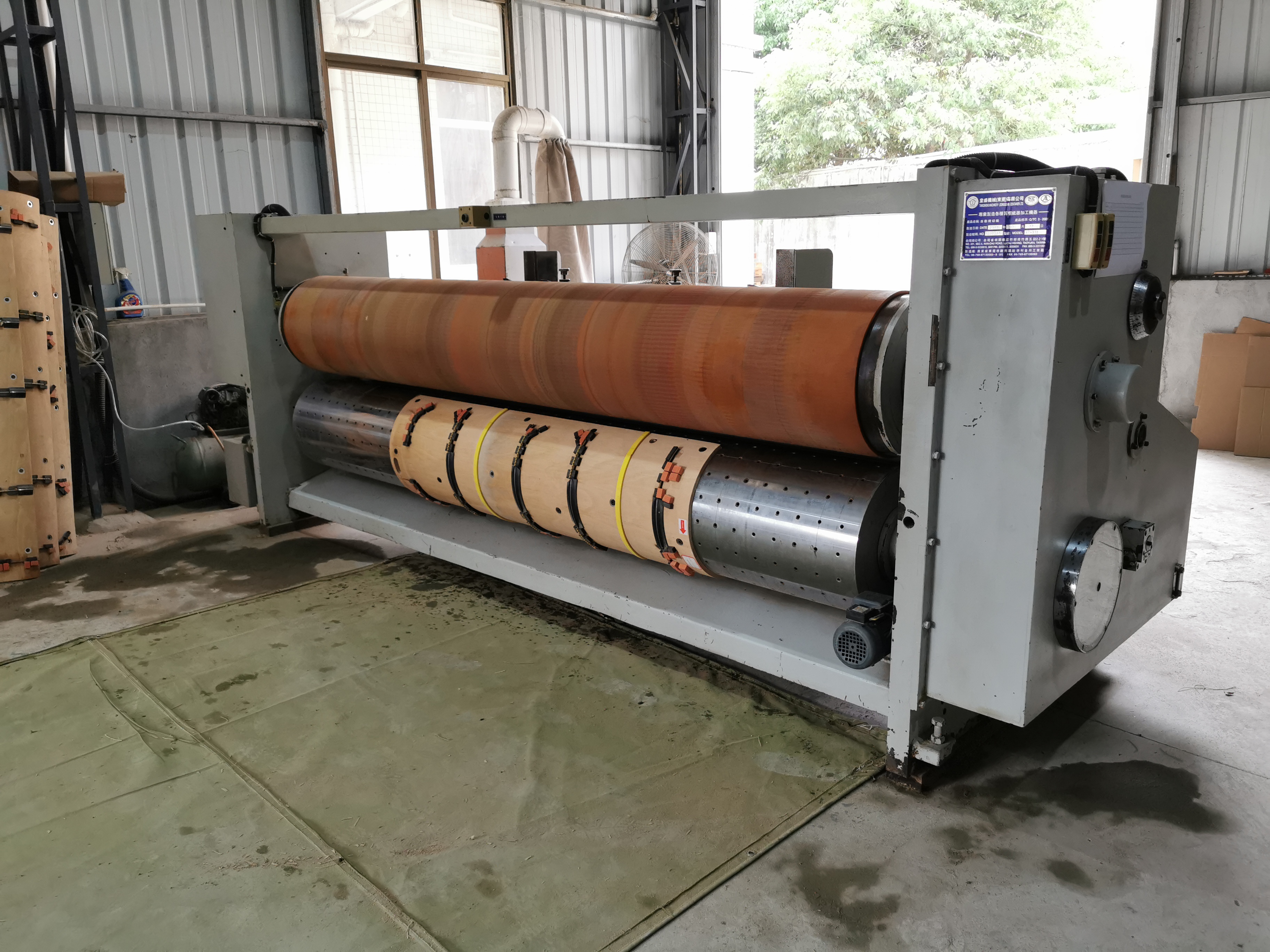 大型自动模切机